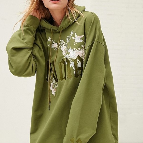 rihanna oversized hoodie